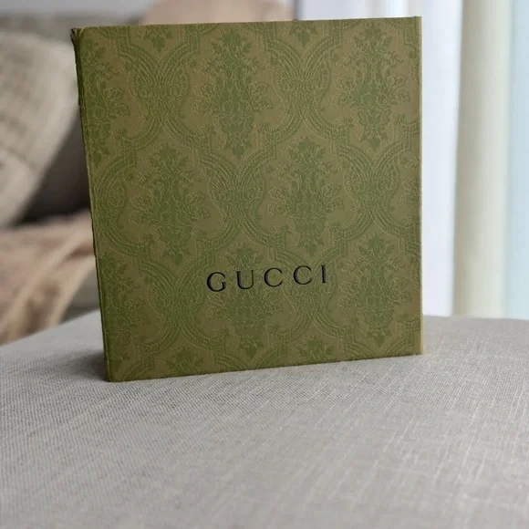 Gucci Green Patterned Box Gucci | Accessories | Green Medium Gucci Box With Ribbon  main image 3
